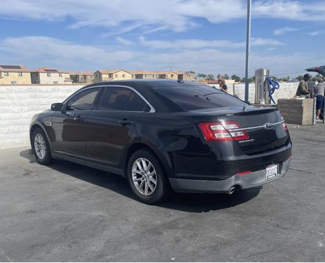 2014 Ford Taurus SE