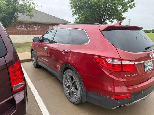 Red 2015 Hyundai SANTA FE GLS