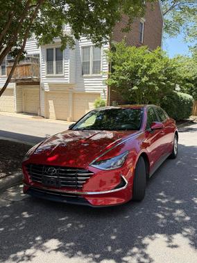 Red 2021 Hyundai SONATA SE