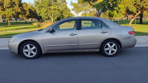 Gold 2003 Honda Accord EX
