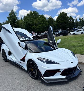 White 2025 Chevrolet Corvette Stingray w/1LT