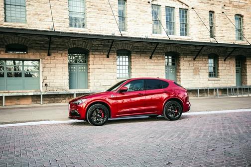 2018 Alfa Romeo Stelvio Quadrifoglio