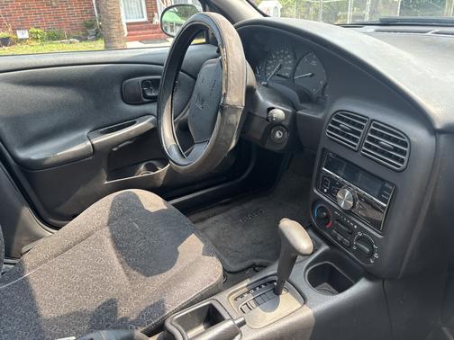 Gold 2000 Saturn SL 1