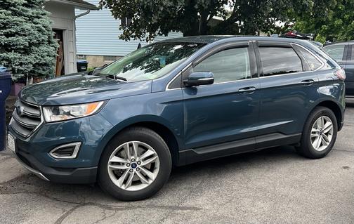Green 2016 Ford Edge SEL
