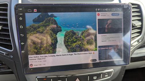 Silver 2015 Kia Sorento LX
