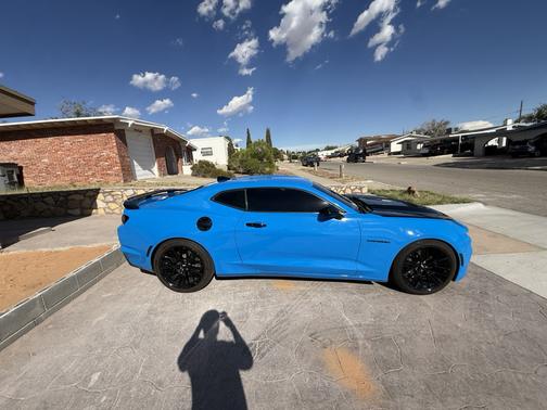 Black 2020 Chevrolet Camaro 2SS