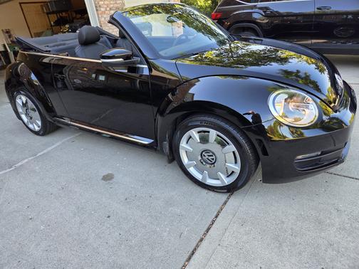 Black 2015 Volkswagen Beetle Auto 1.8T w/Sound/Nav