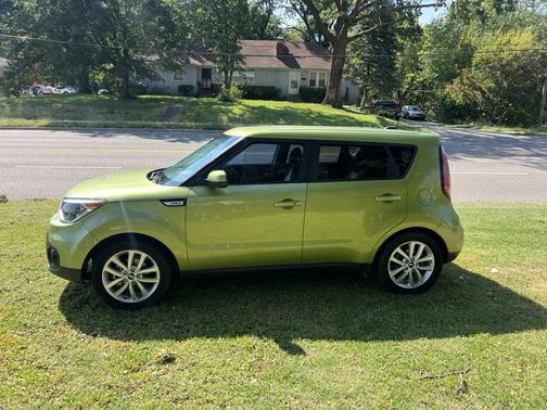 Green 2014 Kia Soul +