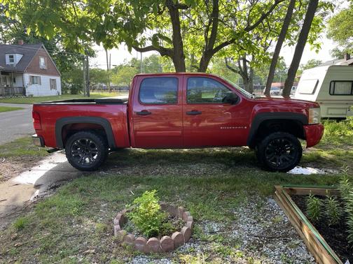 Red 2008 Chevrolet Silverado 1500 LT1 Crew Cab