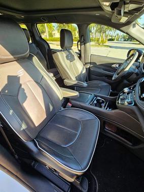 2023 Chrysler Pacifica Hybrid Limited