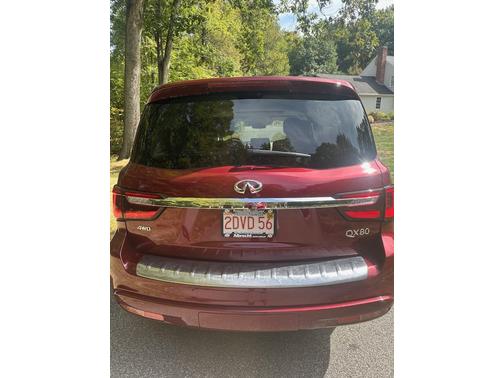 2022 INFINITI QX80 LUXE