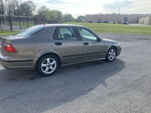 Brown 2004 Saab 9-5 Arc