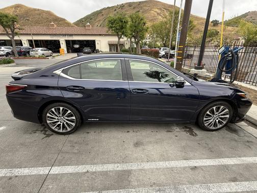 Blue 2019 Lexus ES 300h Base