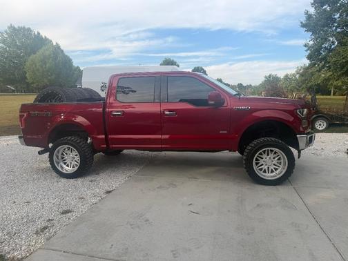 Red 2017 Ford F-150 XLT