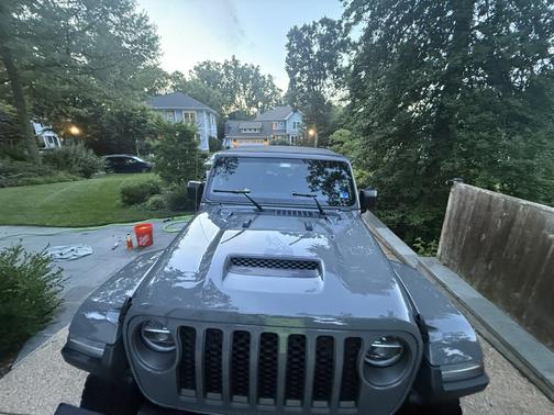 Gray 2022 Jeep Gladiator Mojave