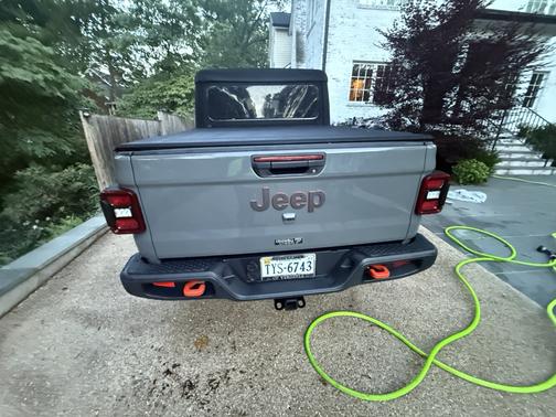 Gray 2022 Jeep Gladiator Mojave