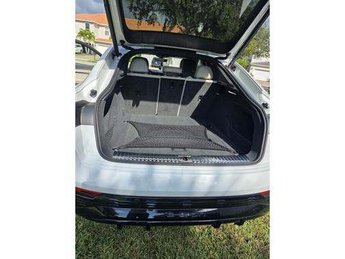 2024 Audi Q8 e-tron Sportback S line Prestige