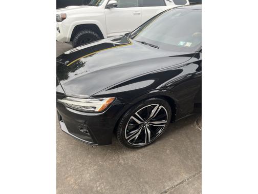 2019 Volvo S60 T6 R-Design