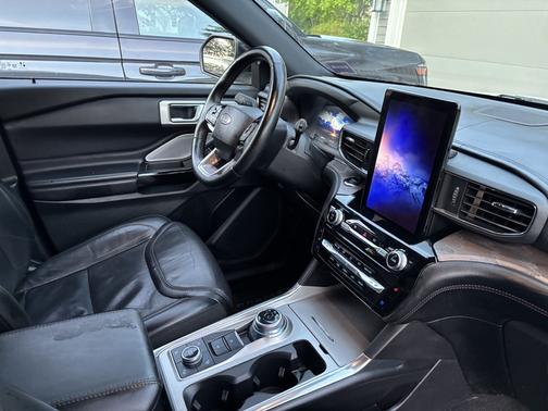 2022 Ford Explorer Platinum