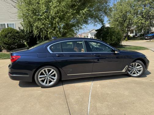 2017 BMW 750 i xDrive