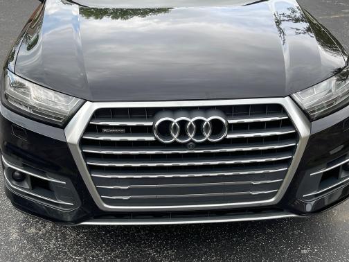 Photo 3 of 4 of 2017 Audi Q7 3.0T Premium