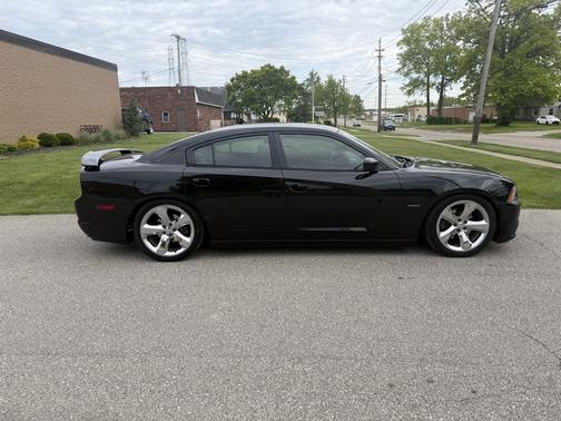 Black 2014 Dodge Charger R/T