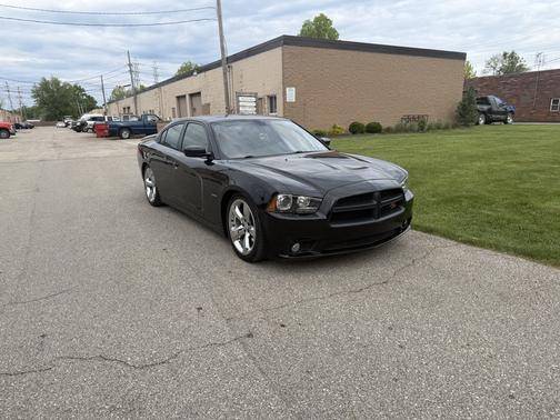 Black 2014 Dodge Charger R/T