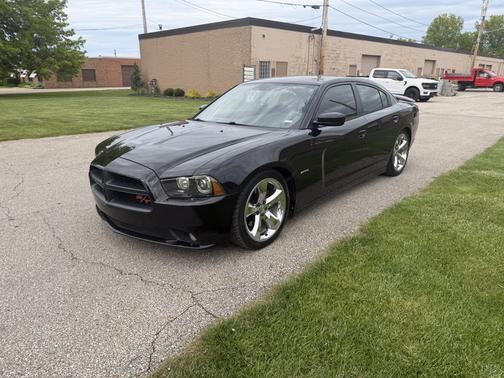 Black 2014 Dodge Charger R/T
