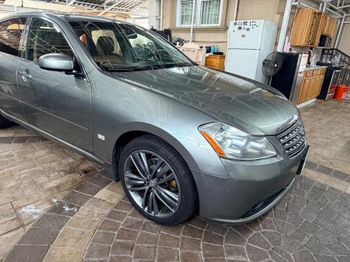 Gray 2007 INFINITI M35 x