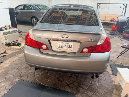 Gray 2007 INFINITI M35 x