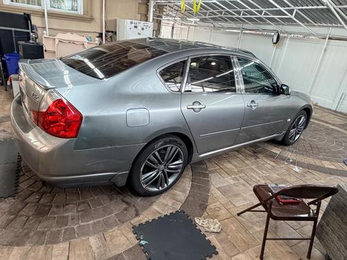 Gray 2007 INFINITI M35 x