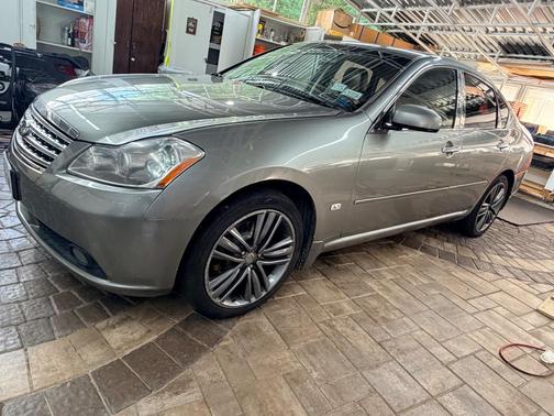 Gray 2007 INFINITI M35 x