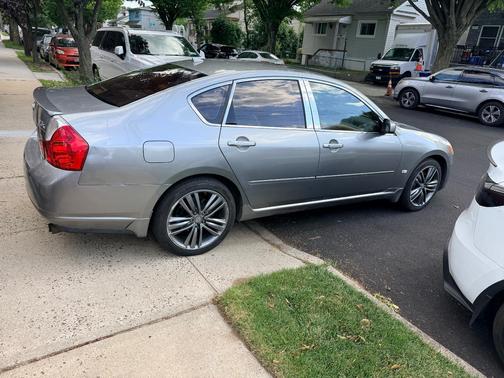 Gray 2007 INFINITI M35 x
