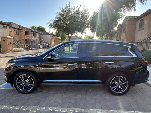 Black 2017 INFINITI QX60 Base