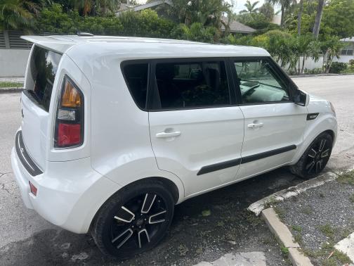 2011 Kia Soul +