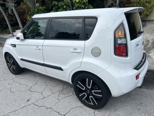 2011 Kia Soul +