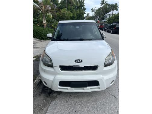 2011 Kia Soul +