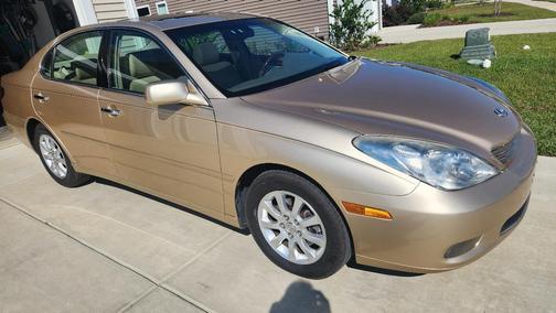 Gold 2003 Lexus ES 300 Base