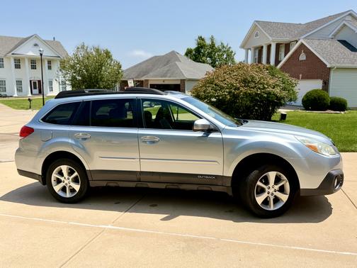 Silver 2014 Subaru Outback 2.5i Limited