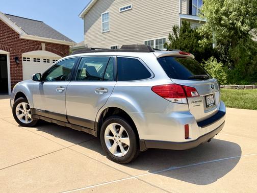Silver 2014 Subaru Outback 2.5i Limited