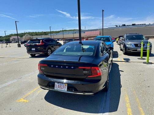 2023 Volvo S90 B6 Plus