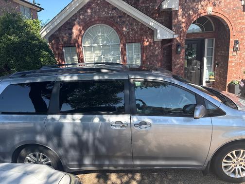 Gray 2017 Toyota Sienna XLE Premium