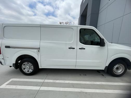 White 2014 Nissan NV Cargo NV1500 SV V6