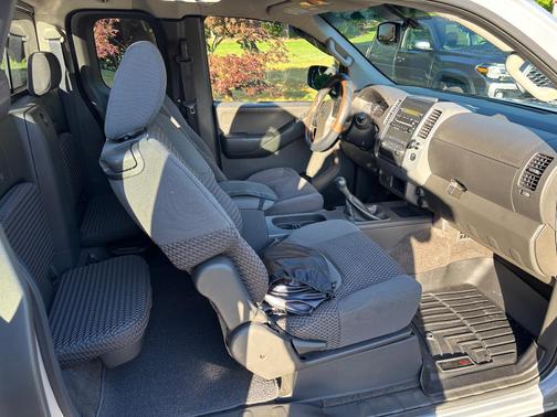 Silver 2012 Nissan Frontier SV