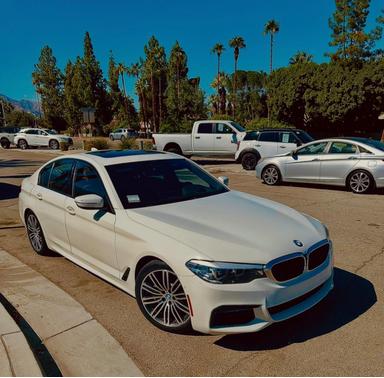 White 2019 BMW 540 i