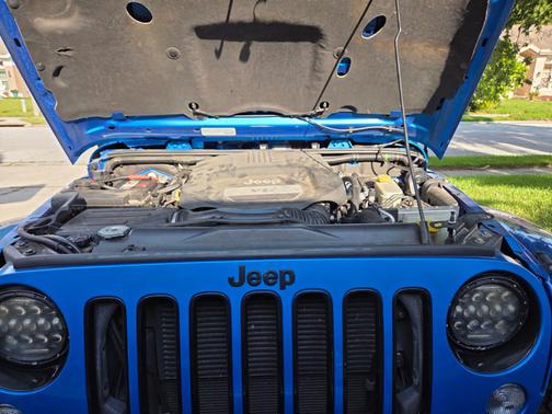 2014 Jeep Wrangler Unlimited Polar Edition