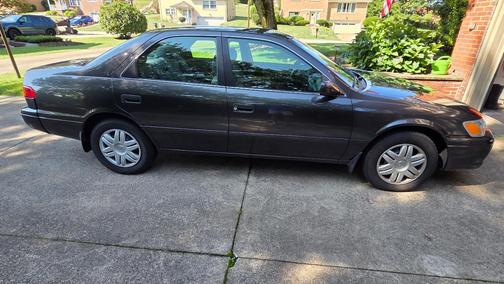 Gray 2000 Toyota Camry LE
