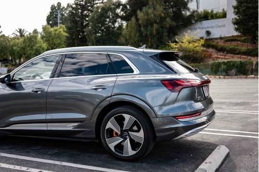 2019 Audi e-tron Prestige