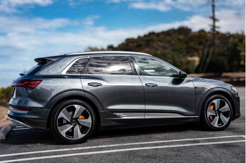 2019 Audi e-tron Prestige