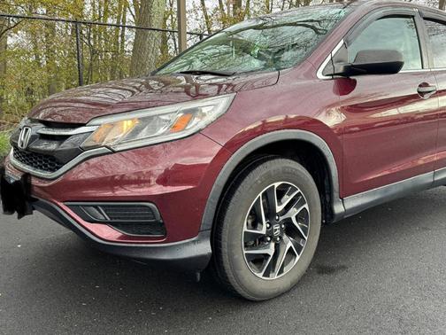 Red 2016 Honda CR-V SE